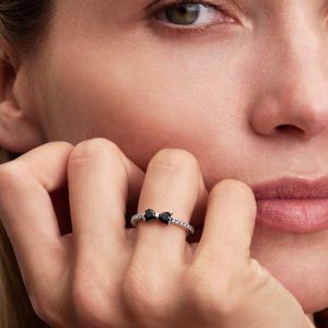 Sparkling Black Bow Ring Sterling silver