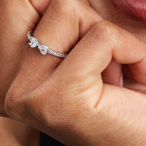 Sparkling Bow Ring Sterling silver