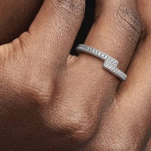 Sparkling Overlapping Ring Sterling silver