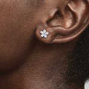 FINAL SALE - Sparkling Snowflake Stud Earrings Sterling silver