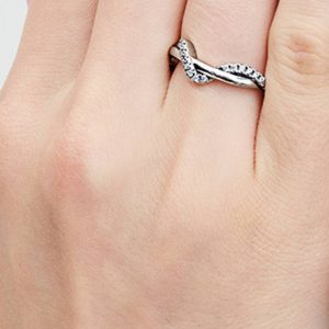 Sparkling Intertwined Wave Ring Sterling silver