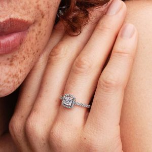 Sparkling Square Halo Ring Sterling silver