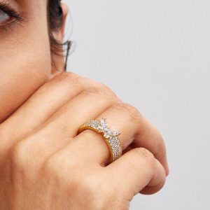 Sparkling Butterfly Bold Ring 14k gold plating